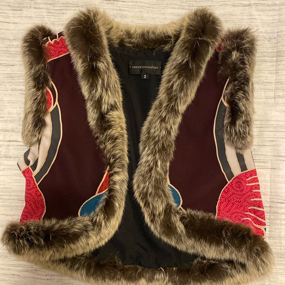 Silk vest trimmed in fur